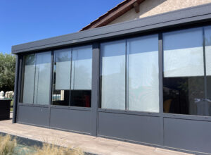 Véranda et canicule : 5 astuces d&rsquo;expert pour éviter l&rsquo;effet de serre