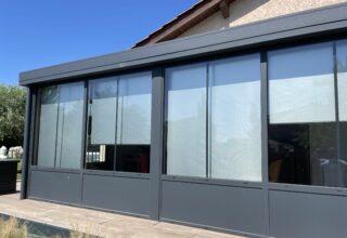 Véranda et canicule : 5 astuces d&rsquo;expert pour éviter l&rsquo;effet de serre