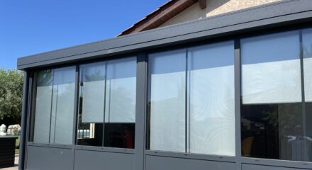 Véranda et canicule : 5 astuces d&rsquo;expert pour éviter l&rsquo;effet de serre