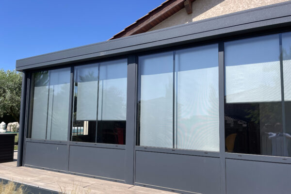 Véranda et canicule : 5 astuces d&rsquo;expert pour éviter l&rsquo;effet de serre