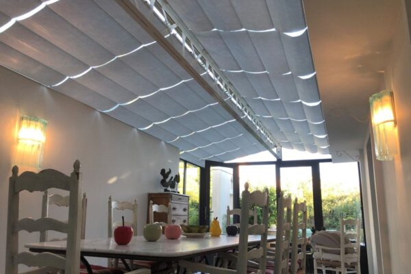 Pose de stores sur mesure dans une Véranda (Vaucluse)