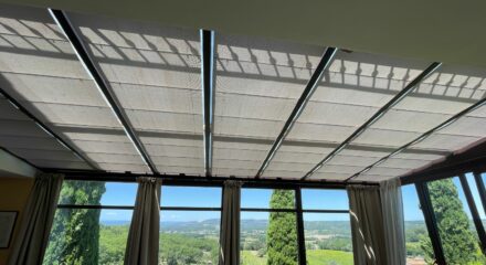 Stores sur mesure dans une verrière à Chantemerle-lès-Grignan